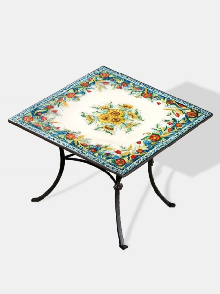 Quadratischer Tisch aus Lavastein